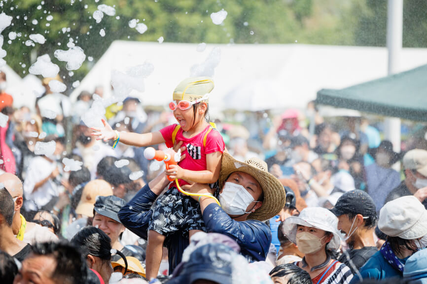 大量の泡にまみれて楽しもう