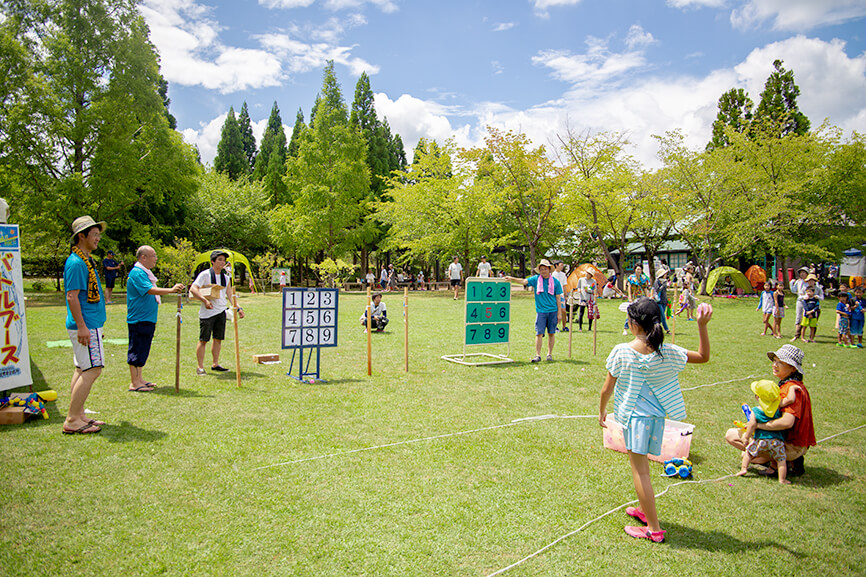 水風船を投げてストラックアウト！見事ビンゴになれば素敵な景品をプレゼント！